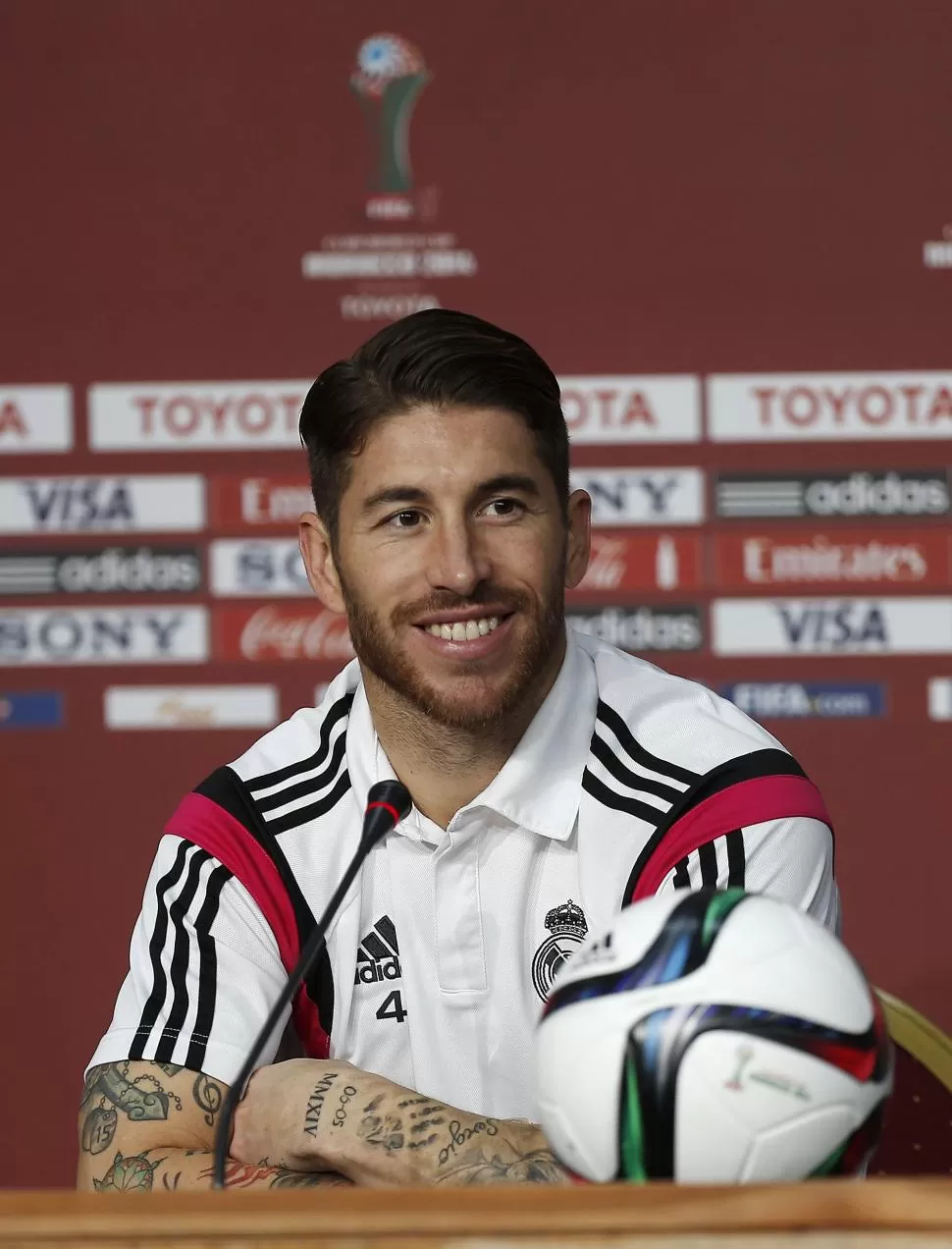 SONRISA PÍCARA. Sergio Ramos desafió al “ciclón” por ser el equipo del Papa Francisco. reuters