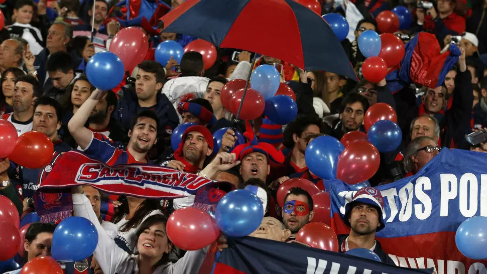 DUEÑOS. Los hinchas de San Lorenzo coparon Marrakech. (FOTO REUTERS)
