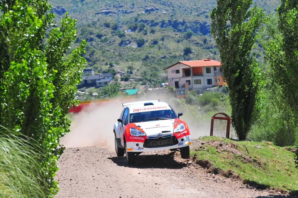 PRIMEROS KILÓMETROS. En su regreso, Gil De Marchi fue 3° en el shakedown realizado en Potrero de los Funes. FOTO DE MARCELINO MERCADO / DIARIO RALLY