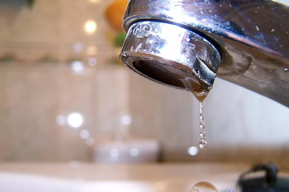 SIN AGUA EN EL BARRIO FARMACEUTICO II-ZONA OESTE