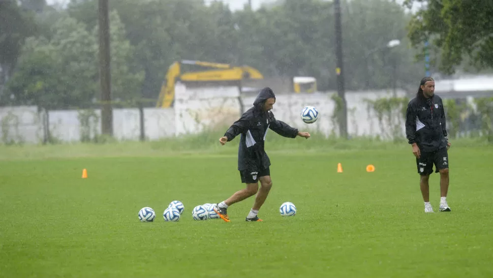 UNA JORNADA CLAVE. Mientras espera saber el fixture, el Vasco Azconzábal quiere tener definido dónde realizará la pretemporada. (LA GACETA/Archivo)