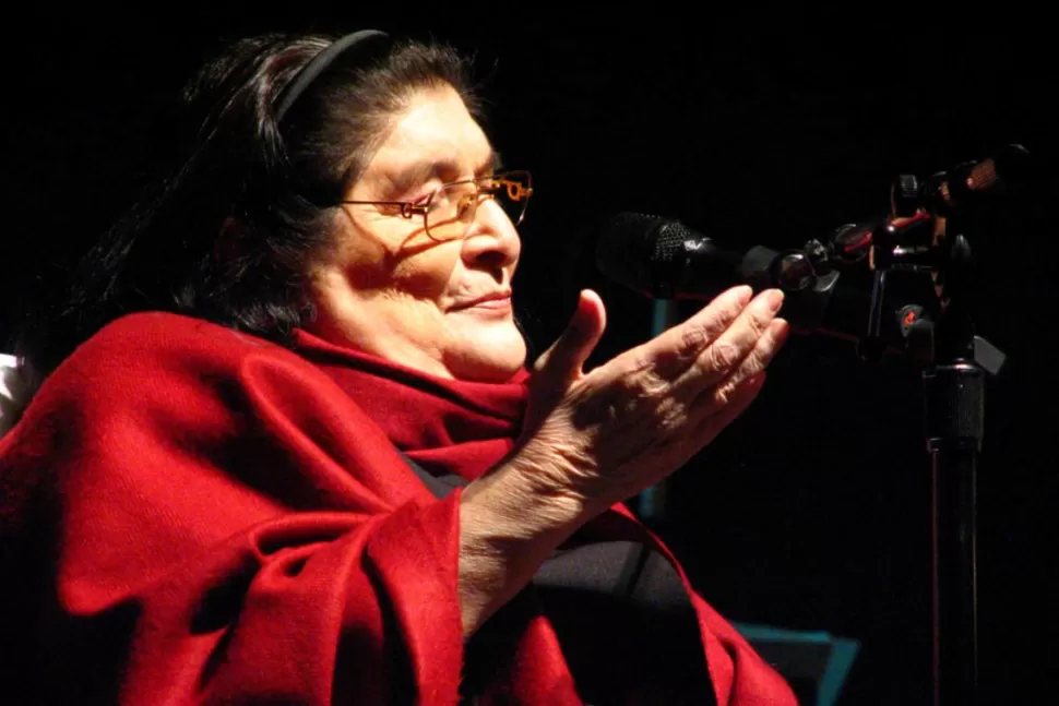 Proponen un tema interpretado por Mercedes Sosa como himno de la Unasur