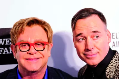 El músico Elton John y su pareja se casaron en Windsor