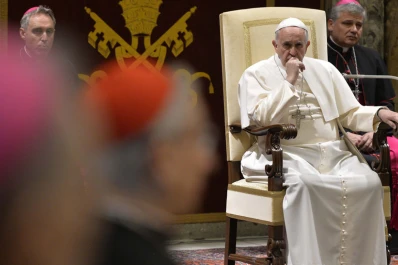 El Papa dice que la administración del Vaticano está enferma de poder y codicia