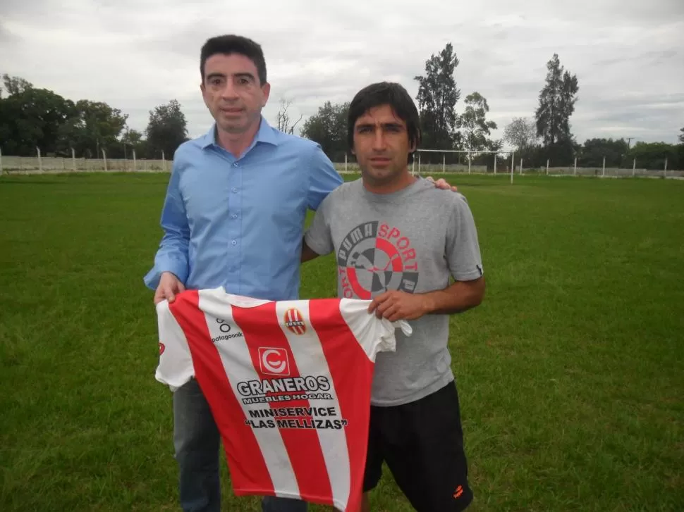 UNIDOS. Roberto y Gustavo, además de buenos hermanos, son astutos para tener éxitos futbolísticos. foto de jorge diaz