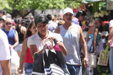 Los comercios abrirán hasta las 22 en la previa de la Nochebuena y de Fin de Año