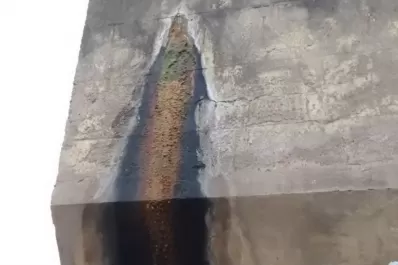 Sorprende a vecinos la supuesta imagen de la Virgen en un tanque de agua
