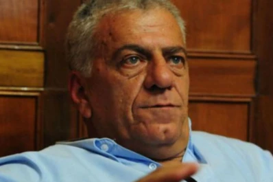 Sin definición por el pase de Casco