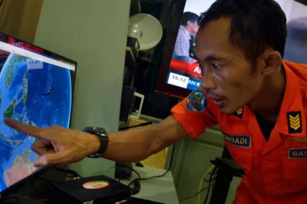 Los objetos hallados en el mar no son restos del avión de AirAsia