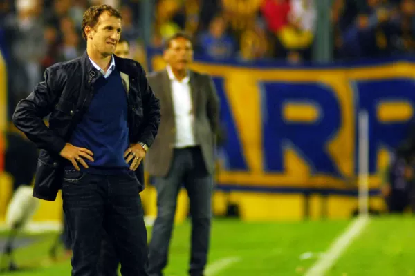 Arruabarrena, molesto con los dirigentes de Boca