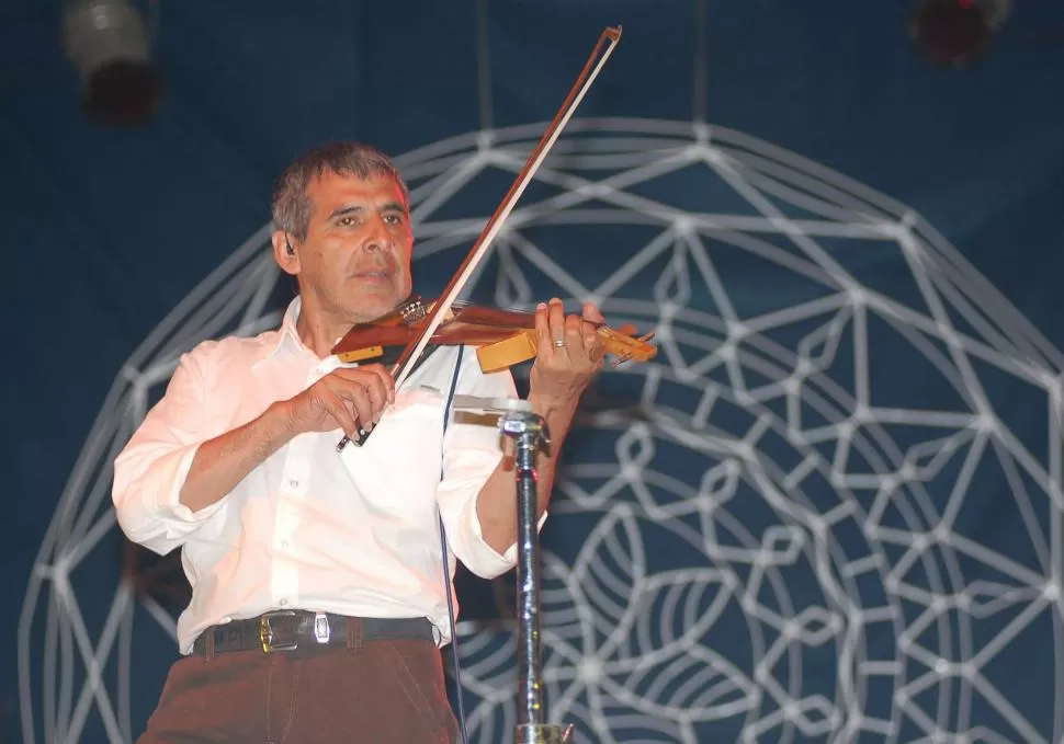 TRADICIÓN. Peteco Carabajal y varios artistas nacionales ofrecerán lo mejor de su repertorio folclórico en Santiago. la gaceta / Osvaldo Ripoll (archivo) 