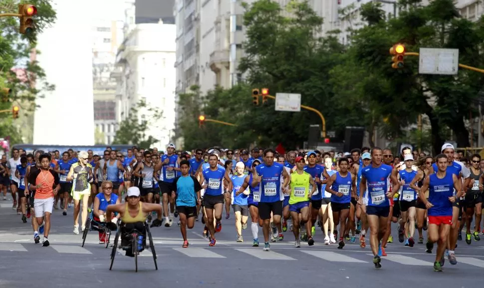 EN MOVIMIENTO. En la carrera de San Silvestre los límites los ponés vos. dyn (archivo)