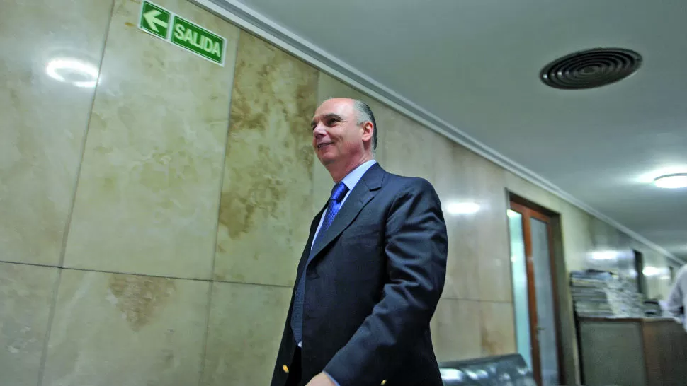 Se cierra el cerco contra el jefe del Ejército