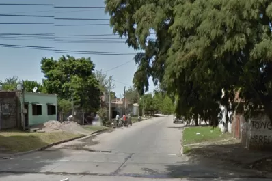 Asesinan a una mujer de un balazo en la cabeza en medio de un tiroteo, en La Bombilla