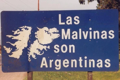 El transporte público está obligado a llevar la leyenda “Las Malvinas son argentinas”