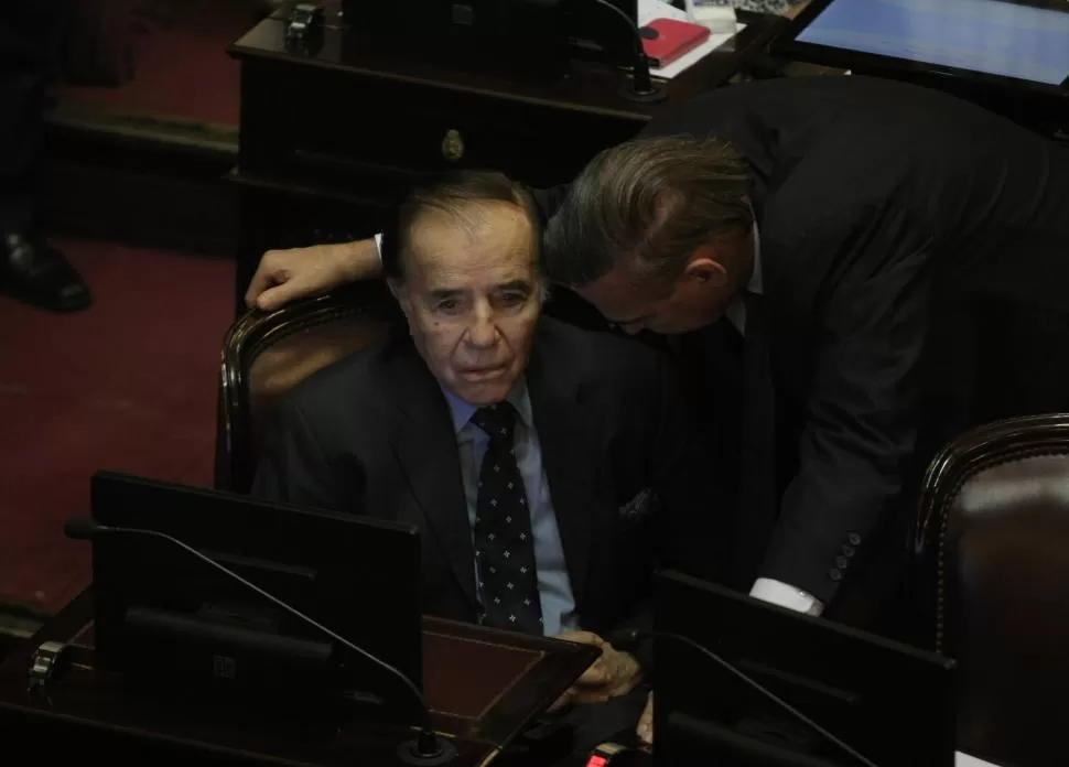 INCONDICIONAL. El ex presidente Carlos Menem fue un aliado importante pues apareció en momentos claves para acompañar al kirchnerismo. Dyn