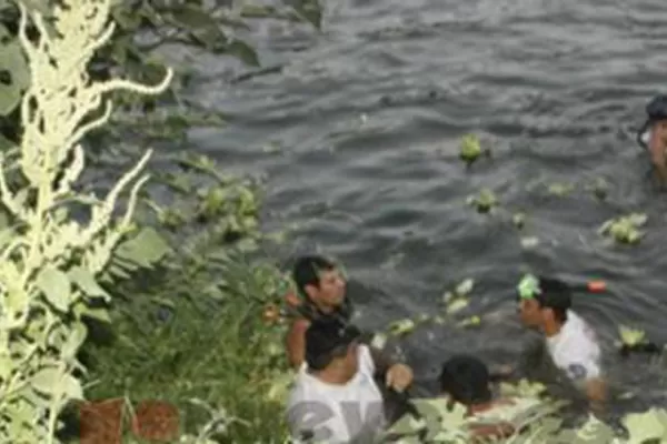 Se ahogó y murió cuando nadaba junto a sus amigos, en Pampa de los Guanacos