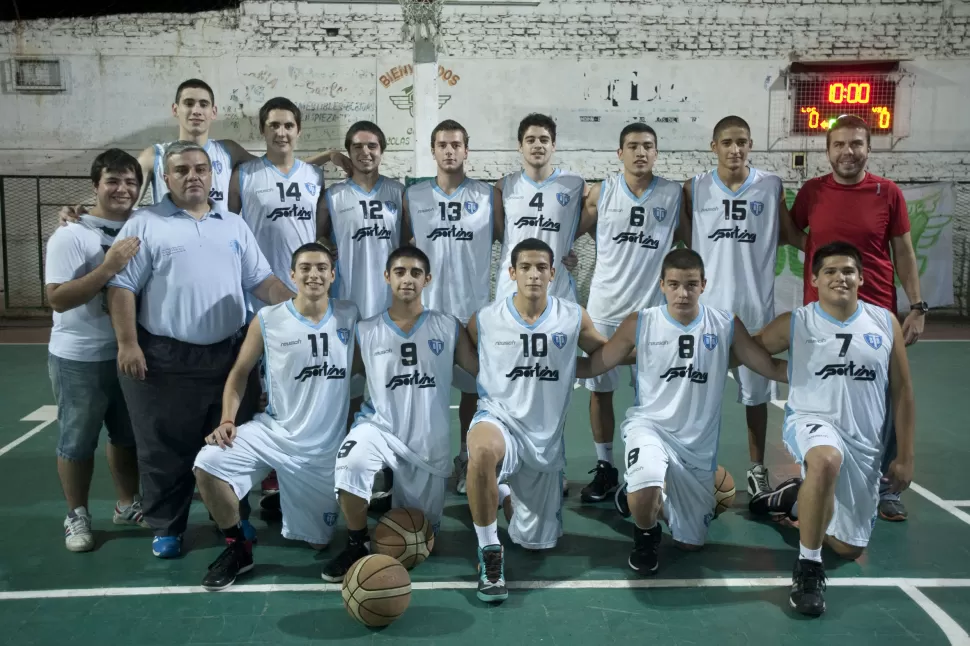 NO HUBO TÍTULO QUE SE LE RESISTA. El U19 de Tucumán BB; dirigido por Gabriel Albornoz.
FOTO DFE DIEGO ARÁOZ (LA GACETA)