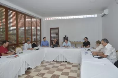 Santos analiza los pasos finales del diálogo con las FARC