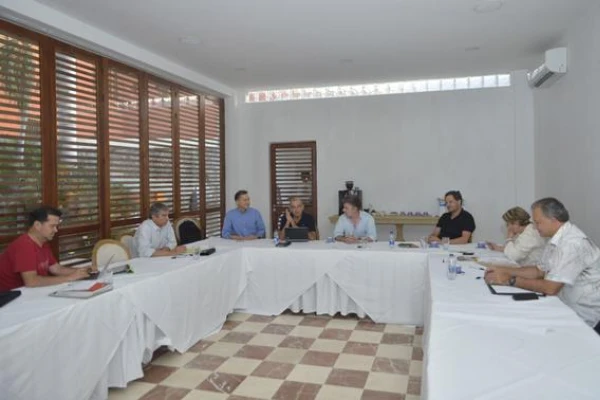 Santos analiza los pasos finales del diálogo con las FARC