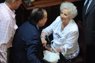 Carlotto y su saludo con Menem: me encontré con un ancianísimo