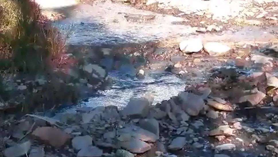 Un río corre por la calle Roca, de Tafí Viejo