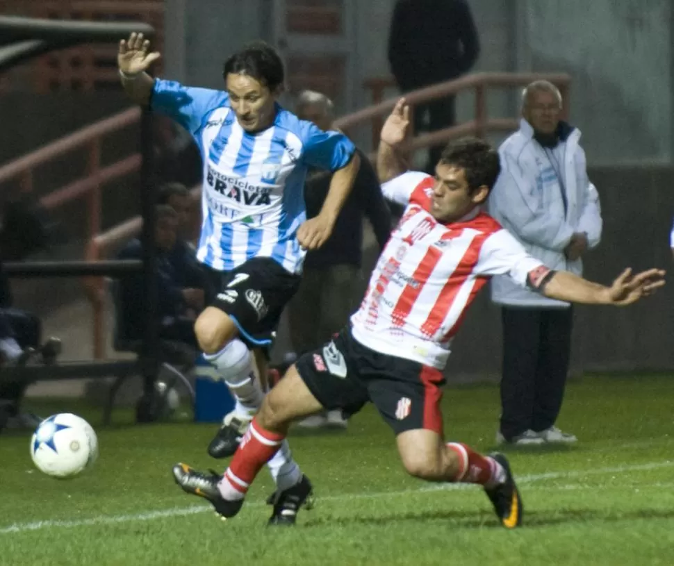 ANTECEDENTE. En 2011, Atlético, con Barrado (foto) de titular, perdió con Villa Cubas en Catamarca. ¿Se repetirá el duelo? FOTO DE ARIEL PACHECO (ARCHIVO)