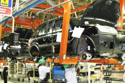 El patentamiento de autos cayó 28% en 2014