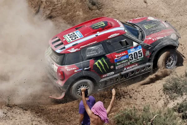 Orly Terranova ganó la tercera etapa y se ubicó tercero en la general del Dakar