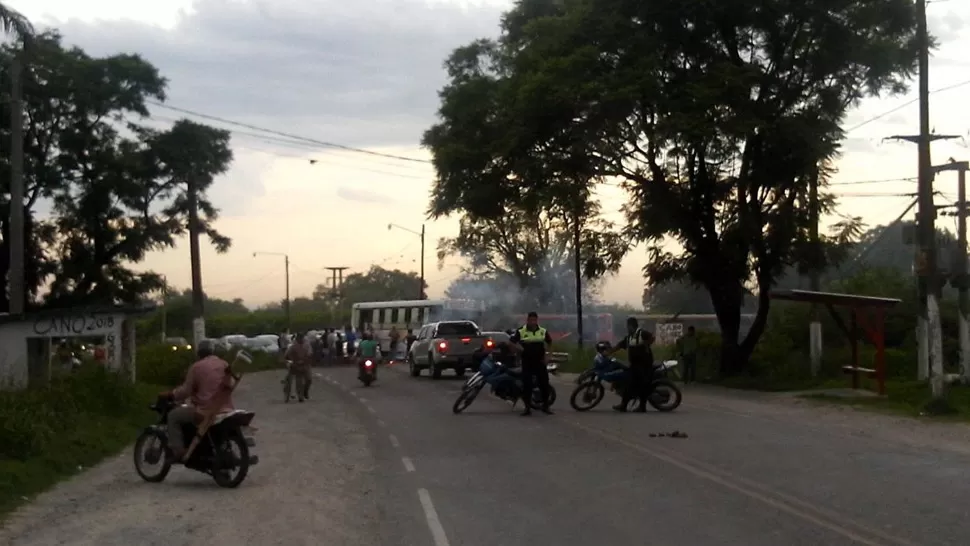 Una protesta en Villa Carmela complicó el tránsito en la ruta 315