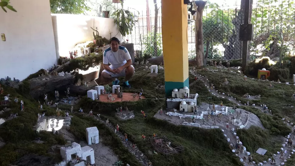 Un pesebre que crece en Villa Quinteros hace 50 años