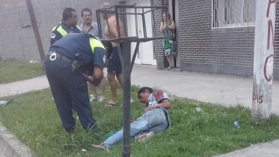 Quiso robar, fue atrapado por los vecinos y terminó ensangrentado