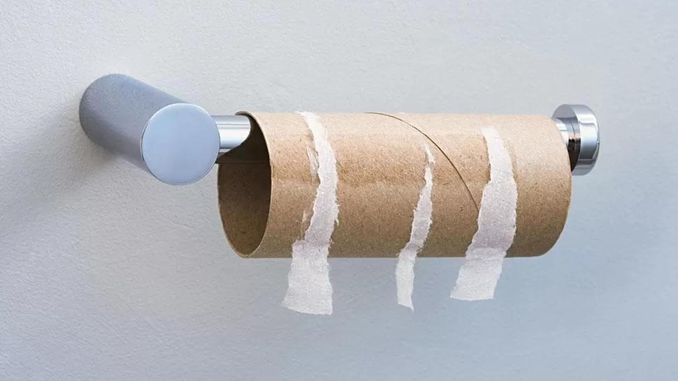 Empresa rescata a pasajero que tuitea desde un baño sin papel higiénico