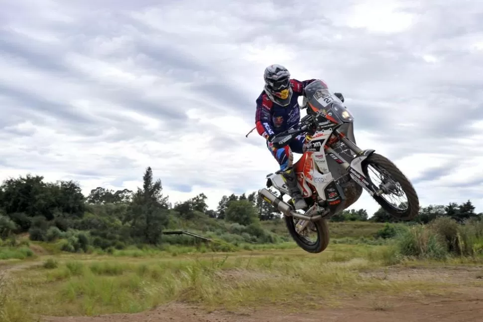 EN VUELO. Matthias Walkner anduvo muy bien ayer con su KTM y ganó la etapa. fotos de dakar rally