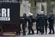 Allanan poblados en busca de los sospechosos de ataque a Charlie Hebdo