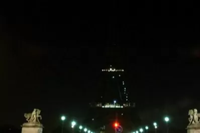 Francia convoca a una cumbre antiterrorista mundial por el atentado contra Charlie Hebdo