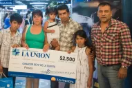 En la farmacia La Unión, Carmen eligió perfumes para toda la familia