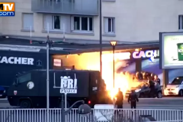 Video: así fue el operativo de la Policía francesa en el supermercado