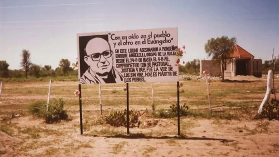 EN MEMORIA. El paraje de Punta de los Llanos, sobre la ruta nacional 38, a la salida de Chamical, donde apareció el cuerpo de Angelelli. 