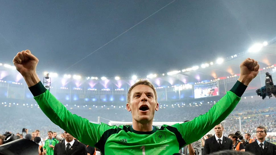 FESTEJO. Manuel Neuer, luego de la consagración en Brasil 2014. FOTO TOMADA DE VOANEWS.COM