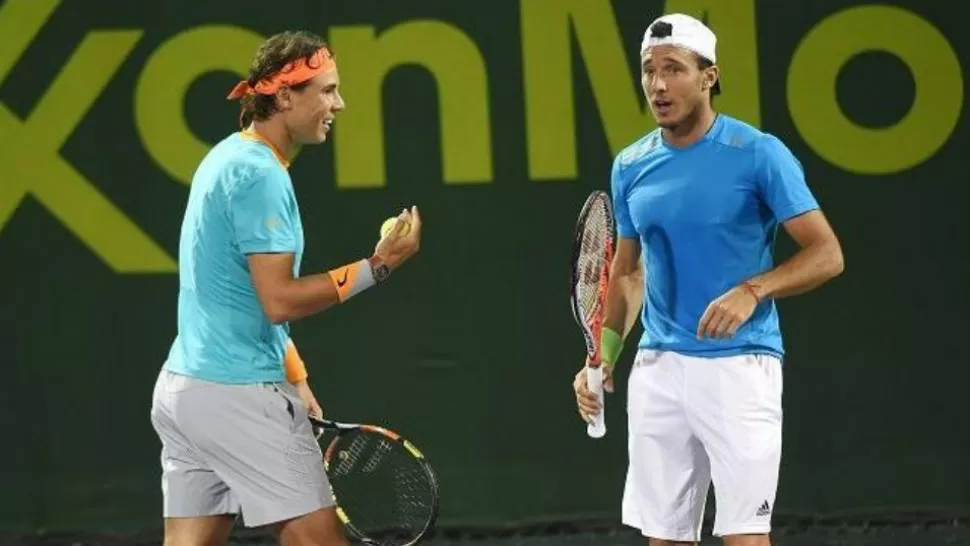 UNA BUENA. Pico Mónaco y Rafa Nadal, quienes habían quedado eliminados en la primera ronda del cuadro de individuales, se impusieron en una hora y siete minutos de juego, en la final a los austríacos Julian Knowle y Philipp Oswald por 6-3 y 6-4, y lograron la victoria en pareja en el primer torneo del año.