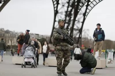 Francia despliega 10.000 militares, ante el temor a nuevos atentados