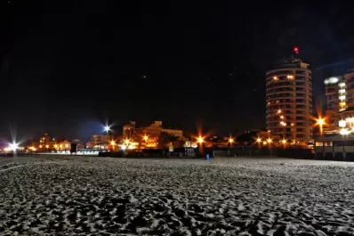Villa Gesell: rescataron a tres tucumanos que ingresaron al mar a la madrugada