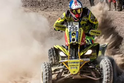 Casale es otra vez el 1°, pero estalló de furia