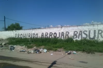 Un basurero a cielo abierto indigna a los vecinos del club Villa Amalia