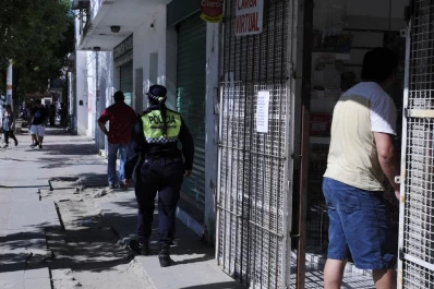 Dos estaciones de servicio no abrirán de noche por los robos