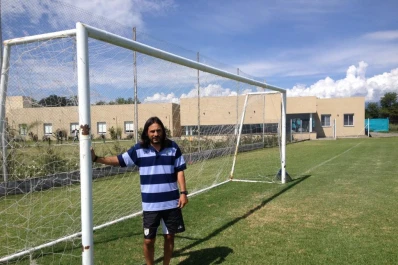 Ariel Vallejos entrena a los arqueros de Atlético