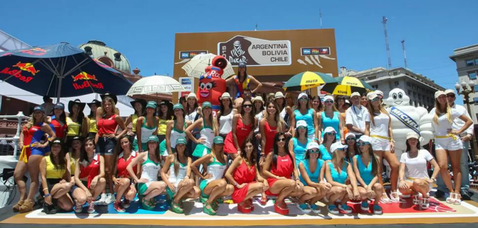 Las promotoras más sexies del Dakar 2015