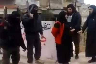 Yihadistas ejecutan a una mujer por adulterio