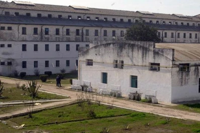 Apuñalan a un preso durante una pelea en el penal de Villa Urquiza